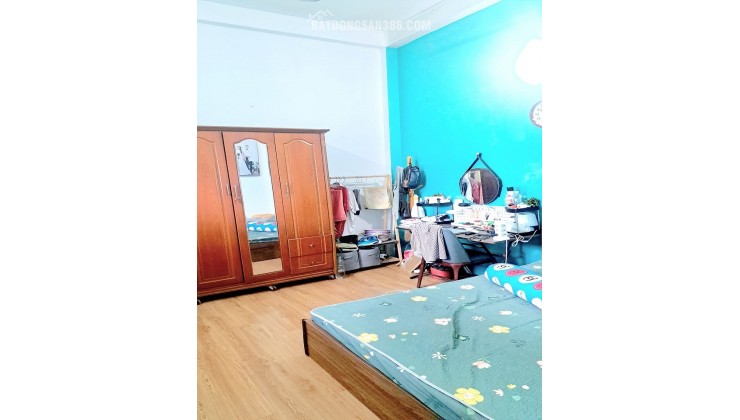 Bán nhà mặt tiền KD Cộng Hoà, P13, Tân Bình, 80m2, 3 tầng, giá mểm, hiếm nhà MT bán